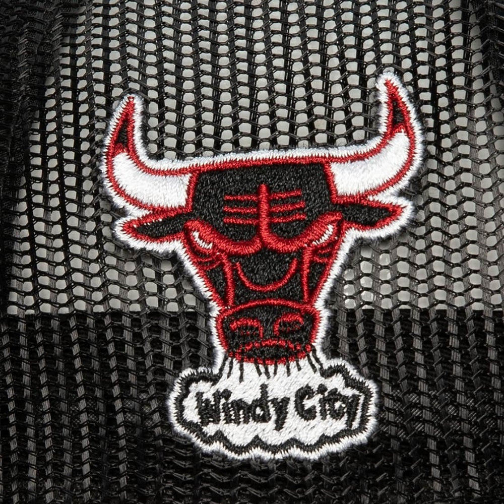 Mitchell & Ness - Bulls Trucker Cap - Black